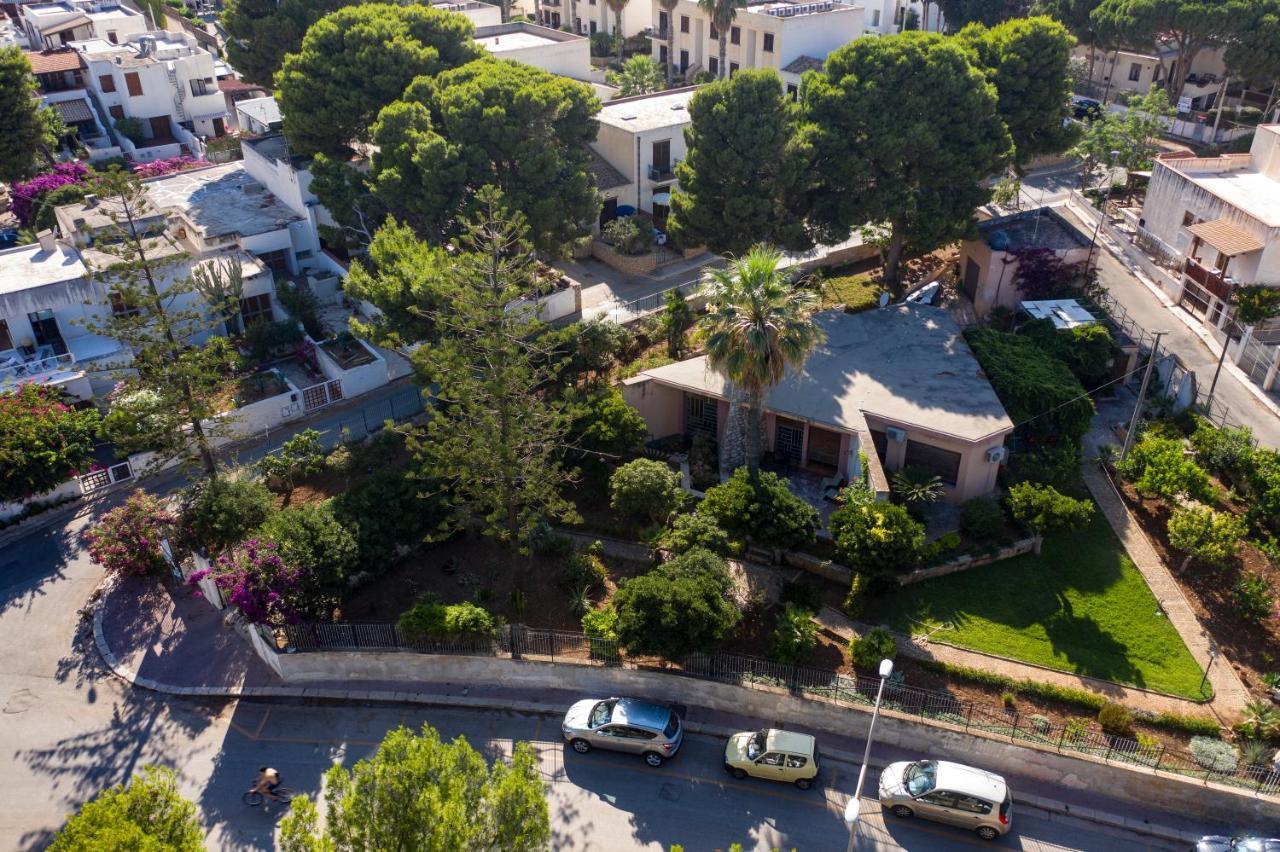 Villa Faro A Pochi Passi Dalla Spiaggia サン・ヴィート・ロ・カーポ エクステリア 写真